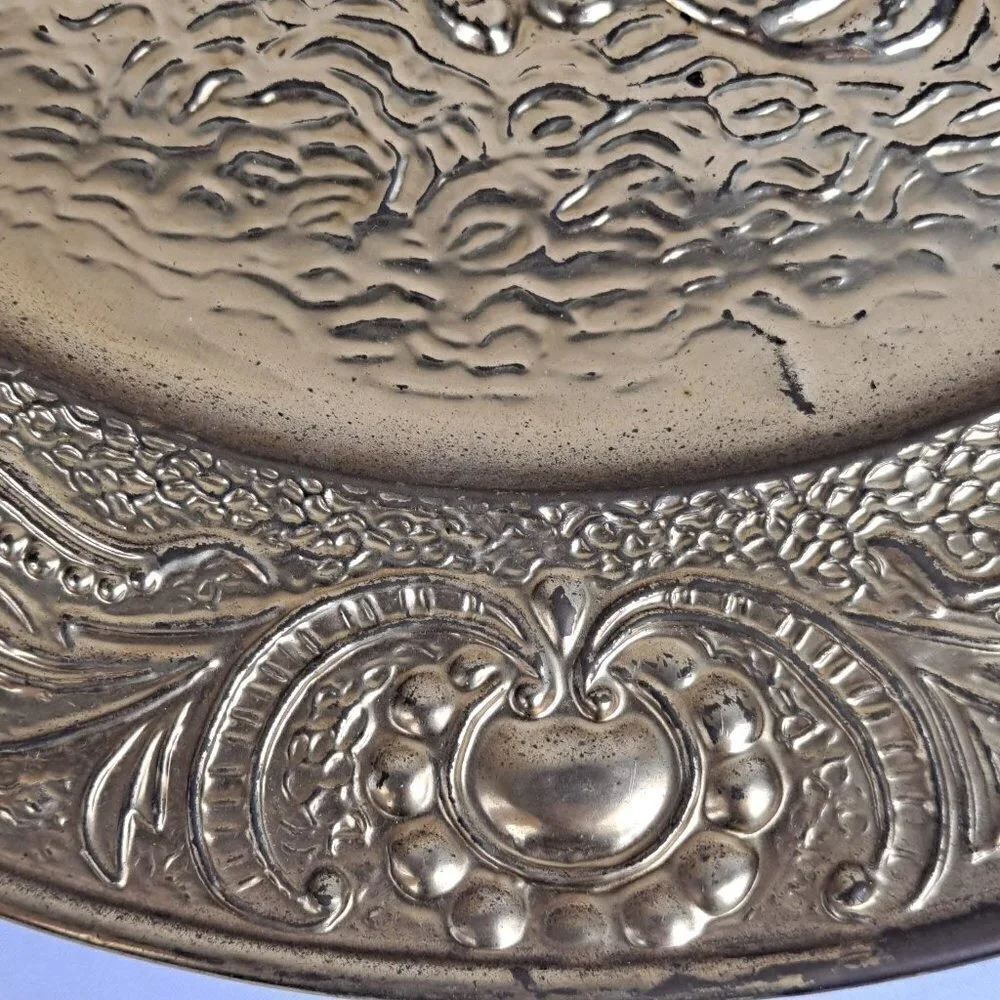 Vintage Brass Wall Hanging Plate Family Bar Tavern Pub Setting Oranate Detailing